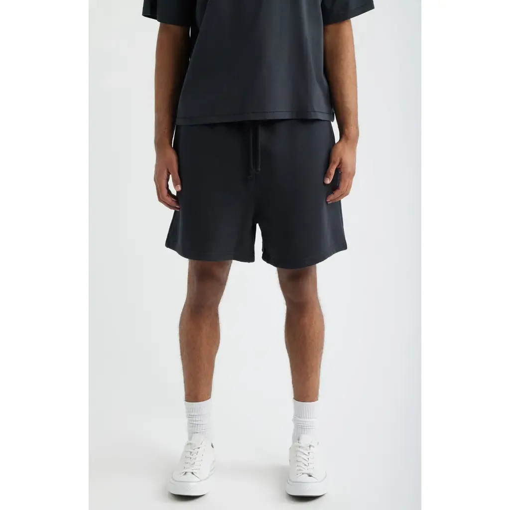 Core Sweatshorts by Elwood
