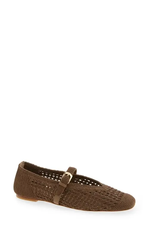 Leora Mary Jane Flat