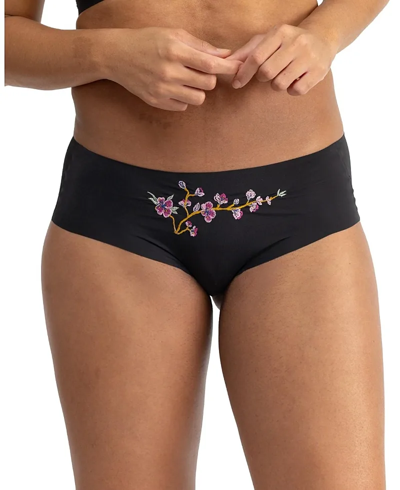 Soft Seamless Briefs with Embroidery by Uwila Warrior