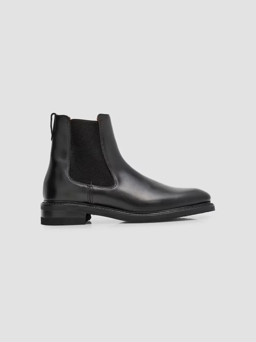 Reed Leather Chelsea Boots