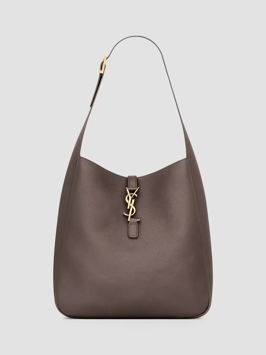 Le 5 À 7 Supple Large Shoulder Bag in Grained Leather by Saint Laurent