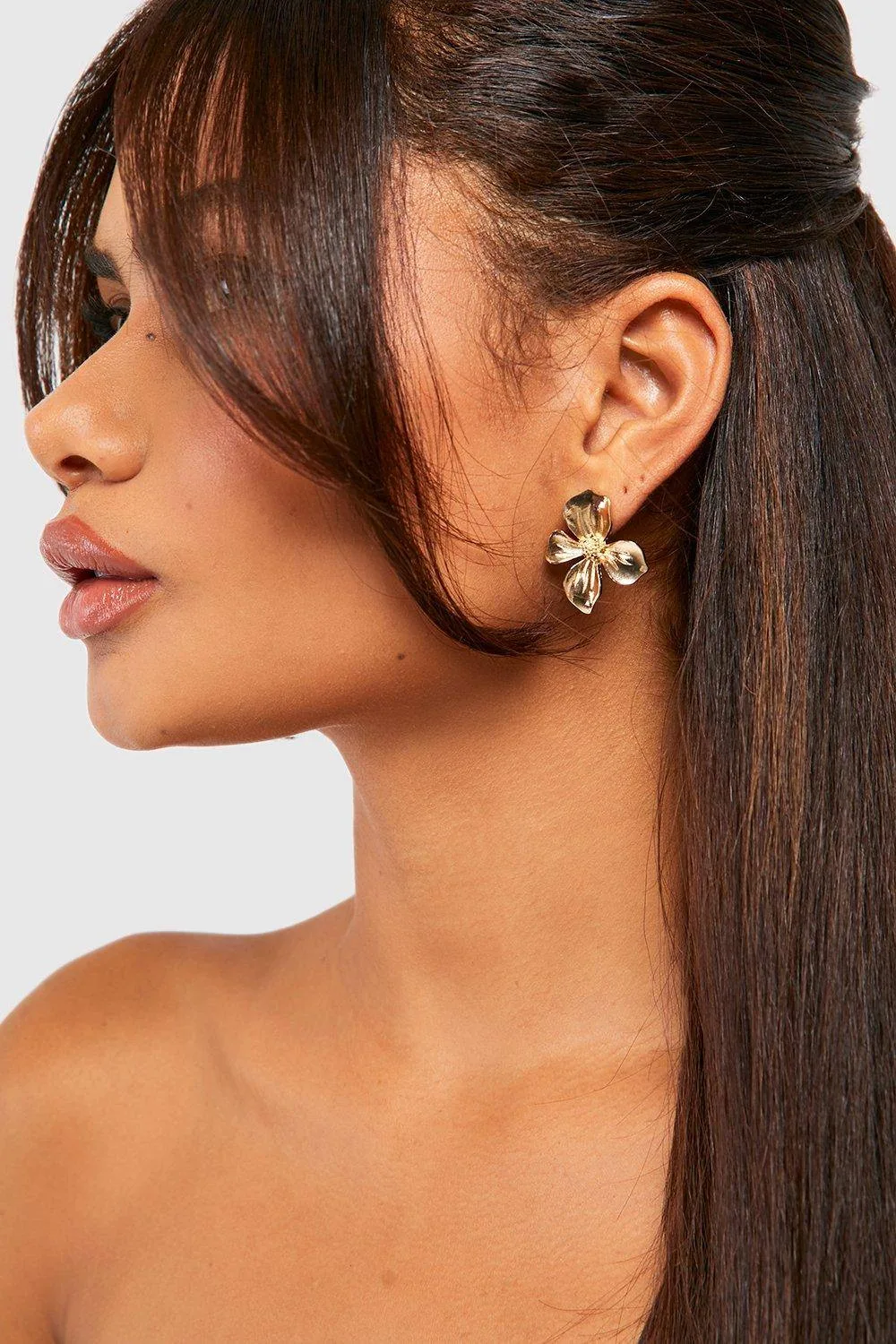 Polished Flower Stud Earring by boohoo