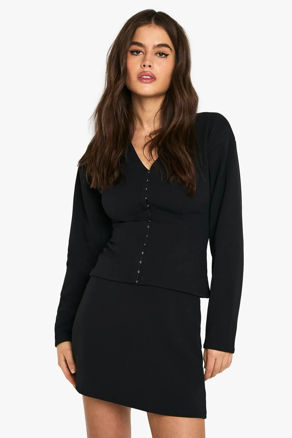V Neck Hook & Eye Barrel Sleeve Top