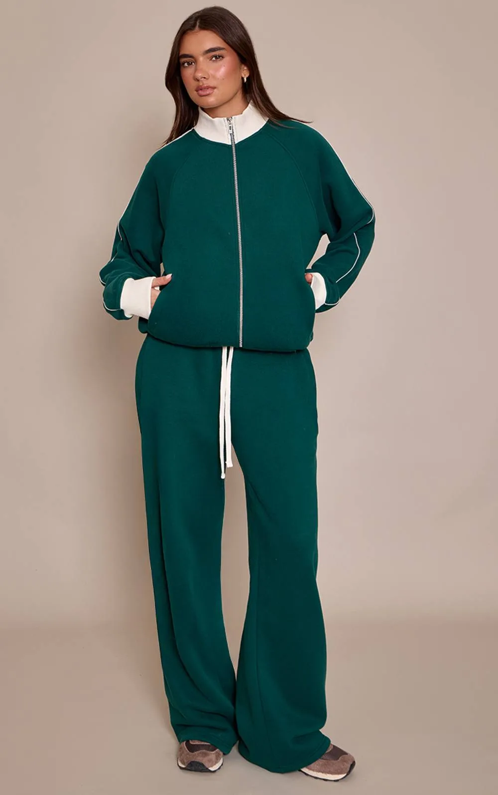 Contrast Seam Drawcord Straight Leg Jogger by PrettyLittleThing