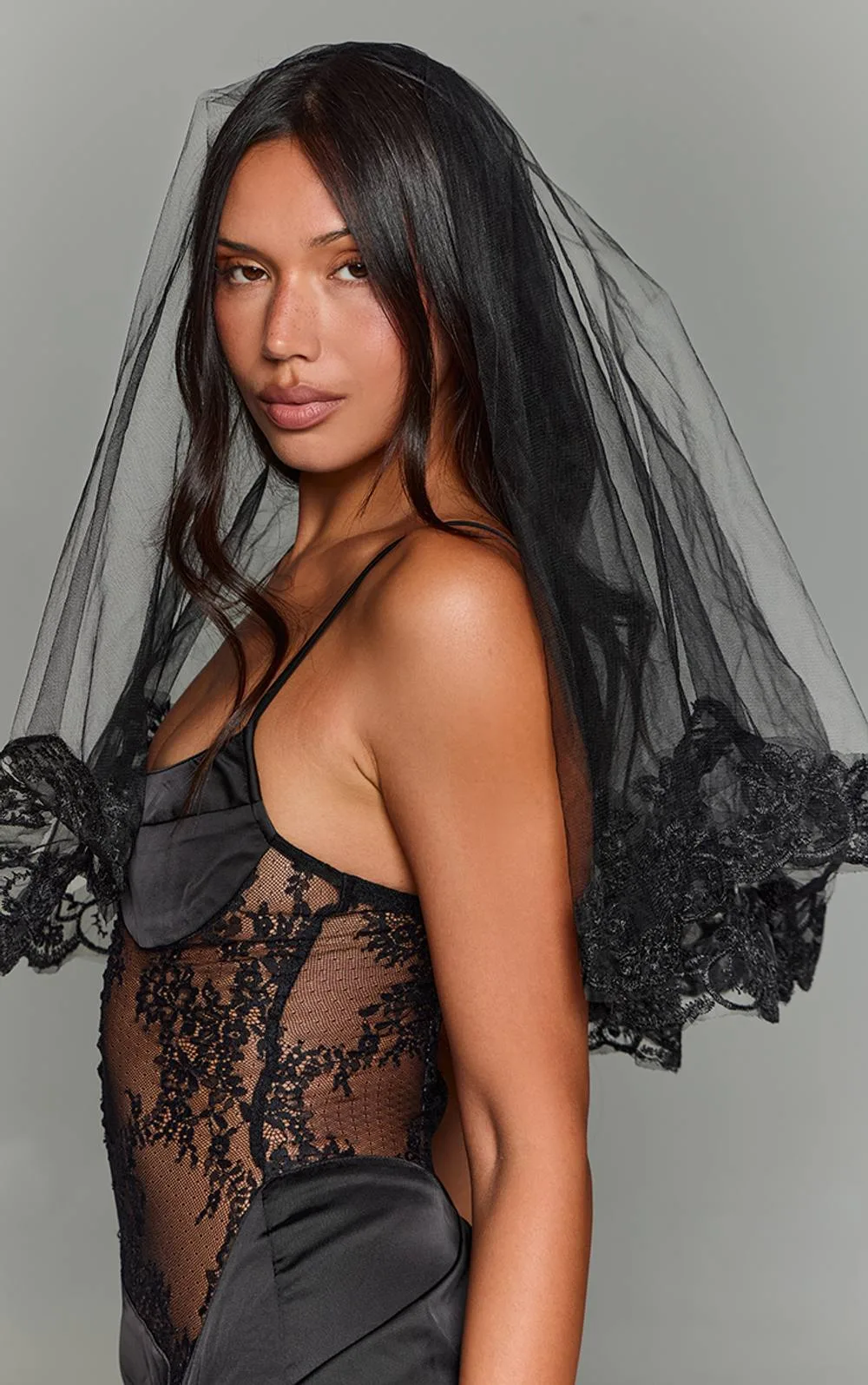 Mesh Lace Trim Veil by PrettyLittleThing