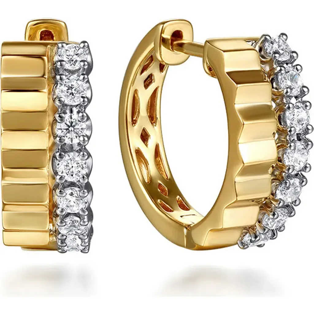 Bujukan Diamond & Diamond-Cut Huggie Hoop Earrings