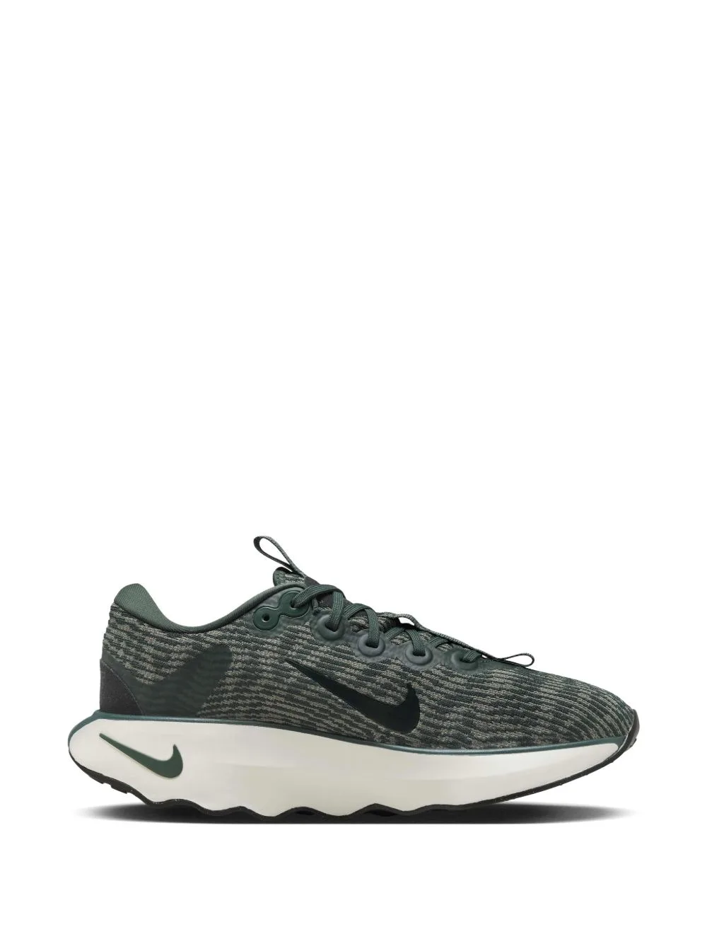 Motiva Sneakers by Nike