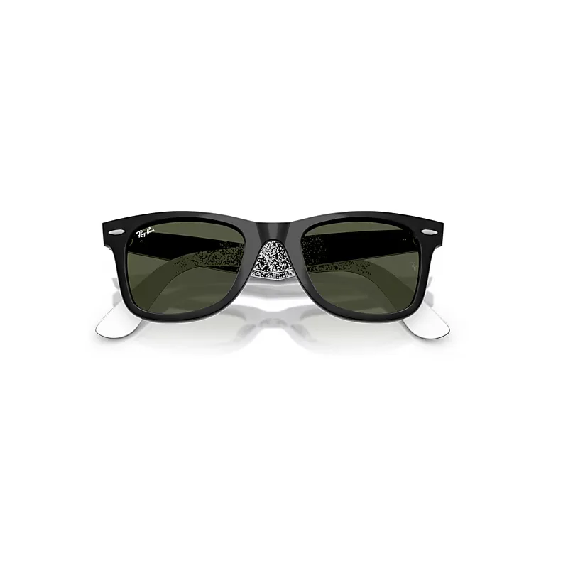 Original Wayfarer Disney Mickey & Minnie Mouse Pixelated Sunglasses Black with Internal White Pixel Frame Green Lenses by Ray-Ban