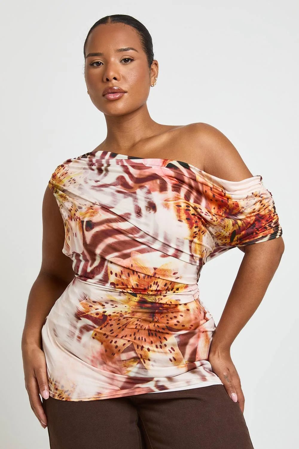 Floral Print Cap Sleeve Ruched Top by boohoo