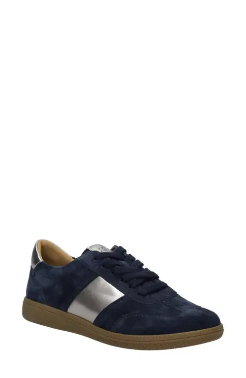 Joleen Sneaker