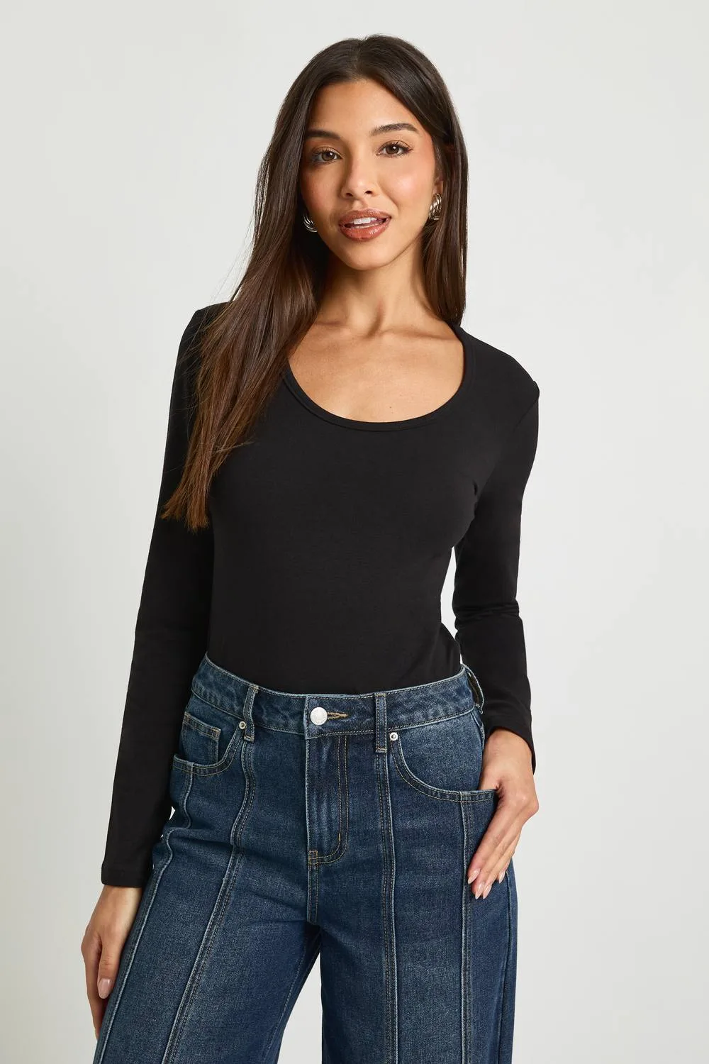 Basic Long Sleeve Scoop Neck Bodysuit by boohoo