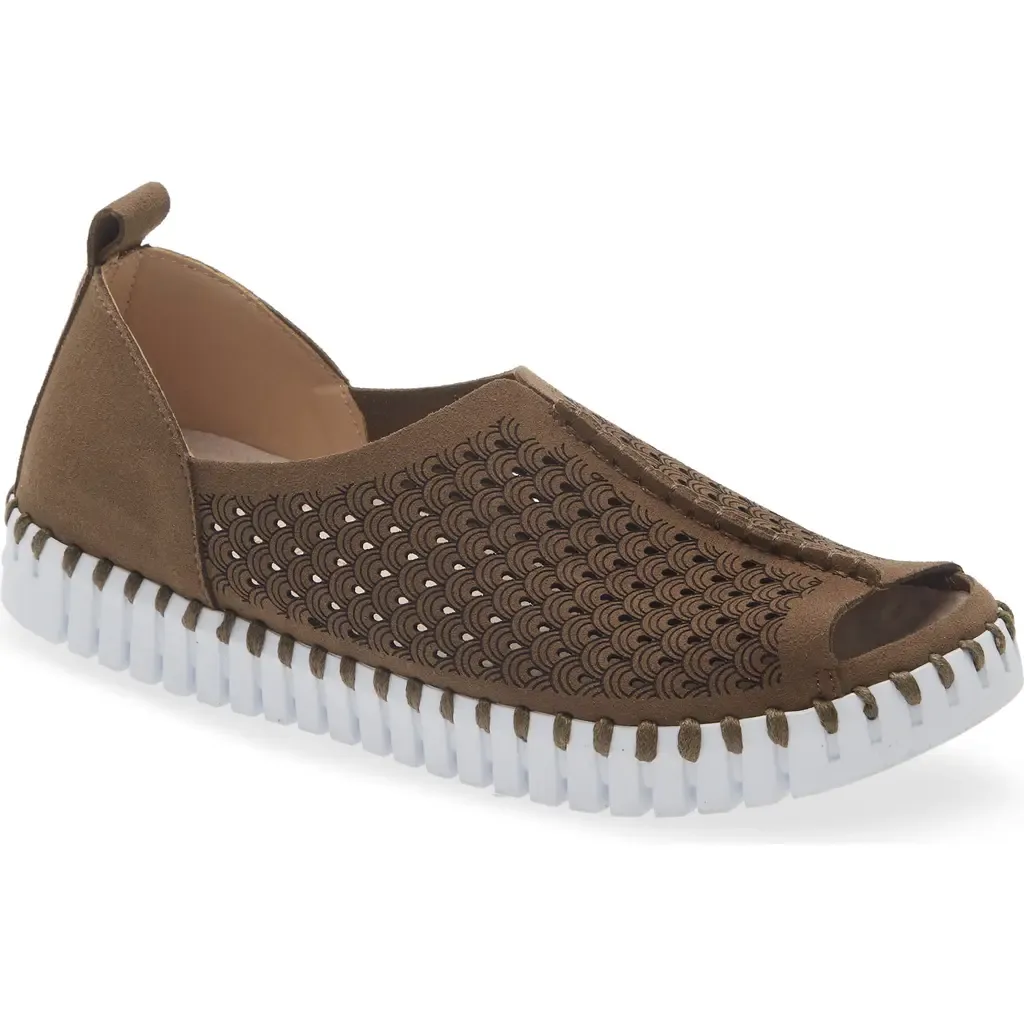 Tulip 9377 Slip-On Shoe by Ilse Jacobsen