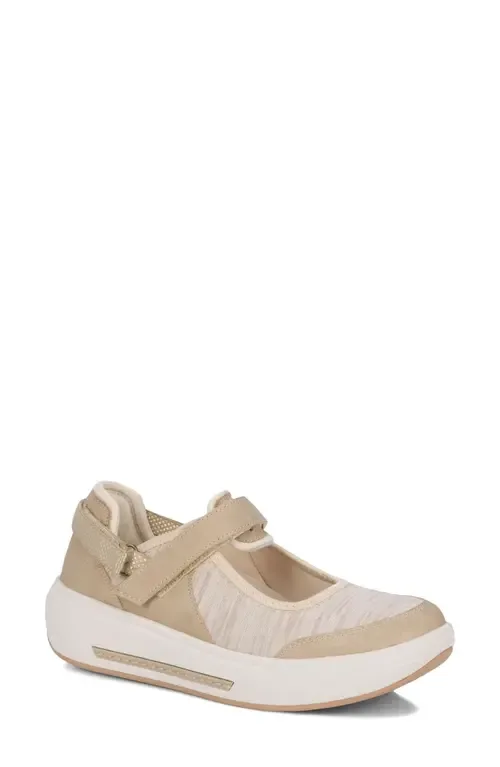 Janice Mary Jane Sneaker