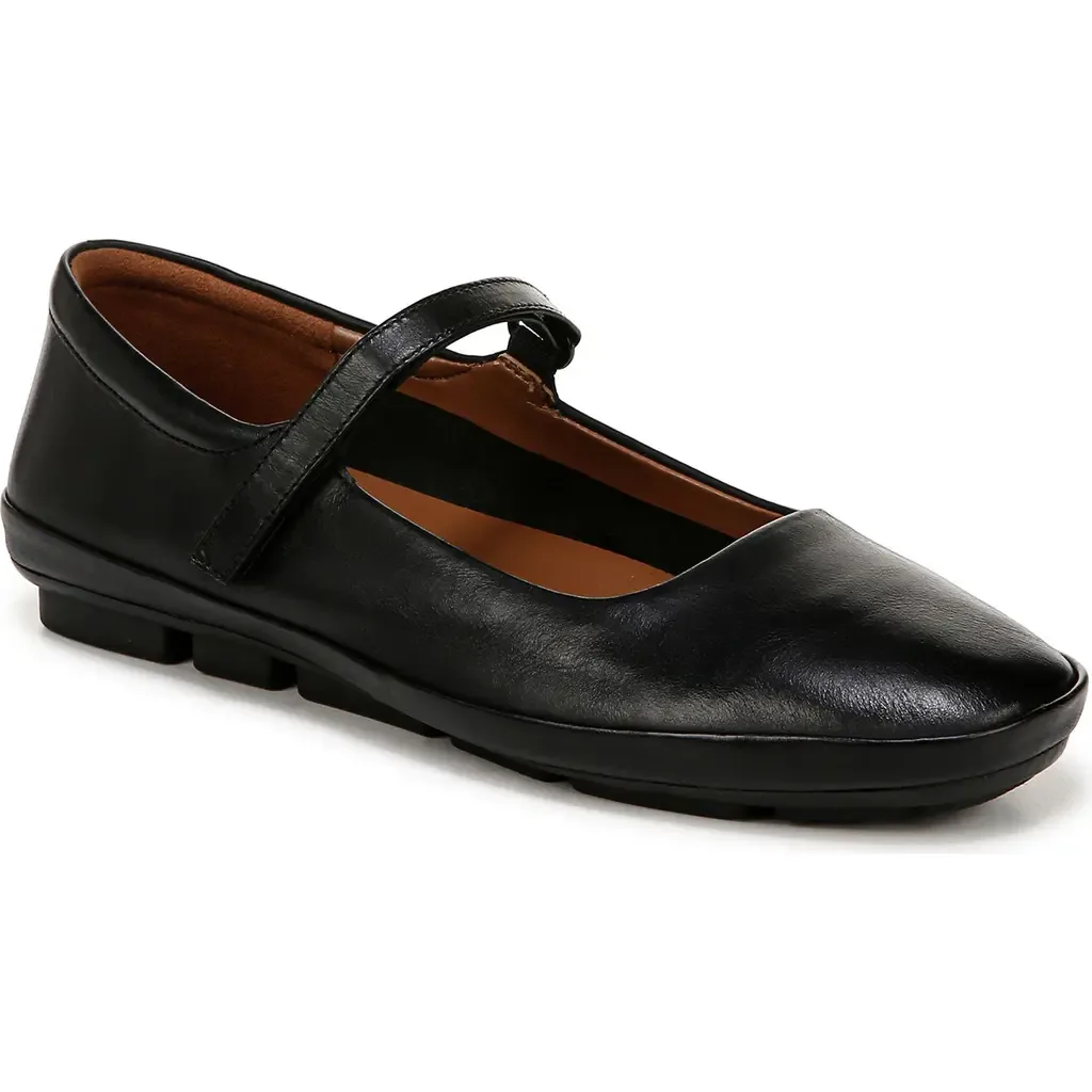 Behold Mary Jane Flat by Naturalizer