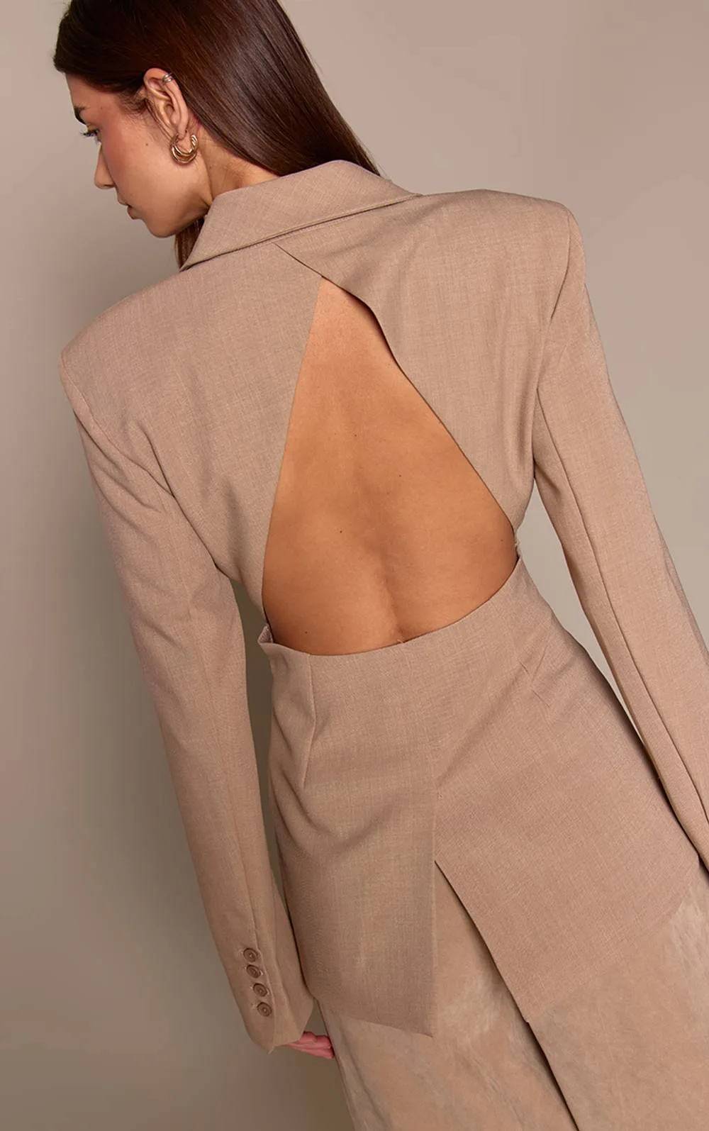 Backless Fitted Blazer by PrettyLittleThing