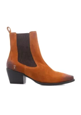 Dialogue Boot by Roan