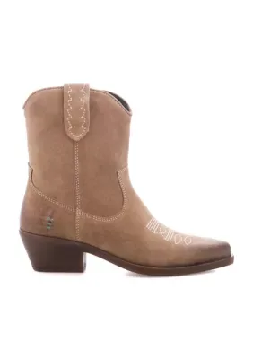 Discussion Boot by Roan