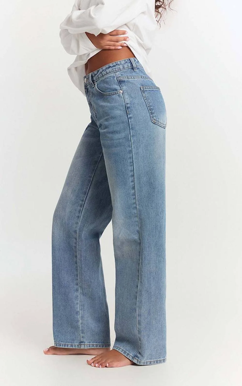 Low Rise Straight Leg Jeans by PrettyLittleThing