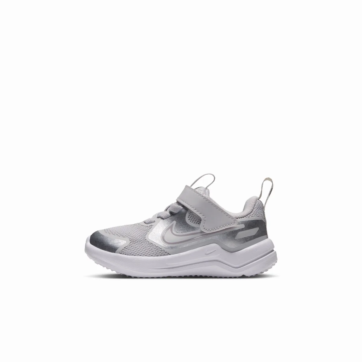 Cosmic Runner SE Shoes by Nike