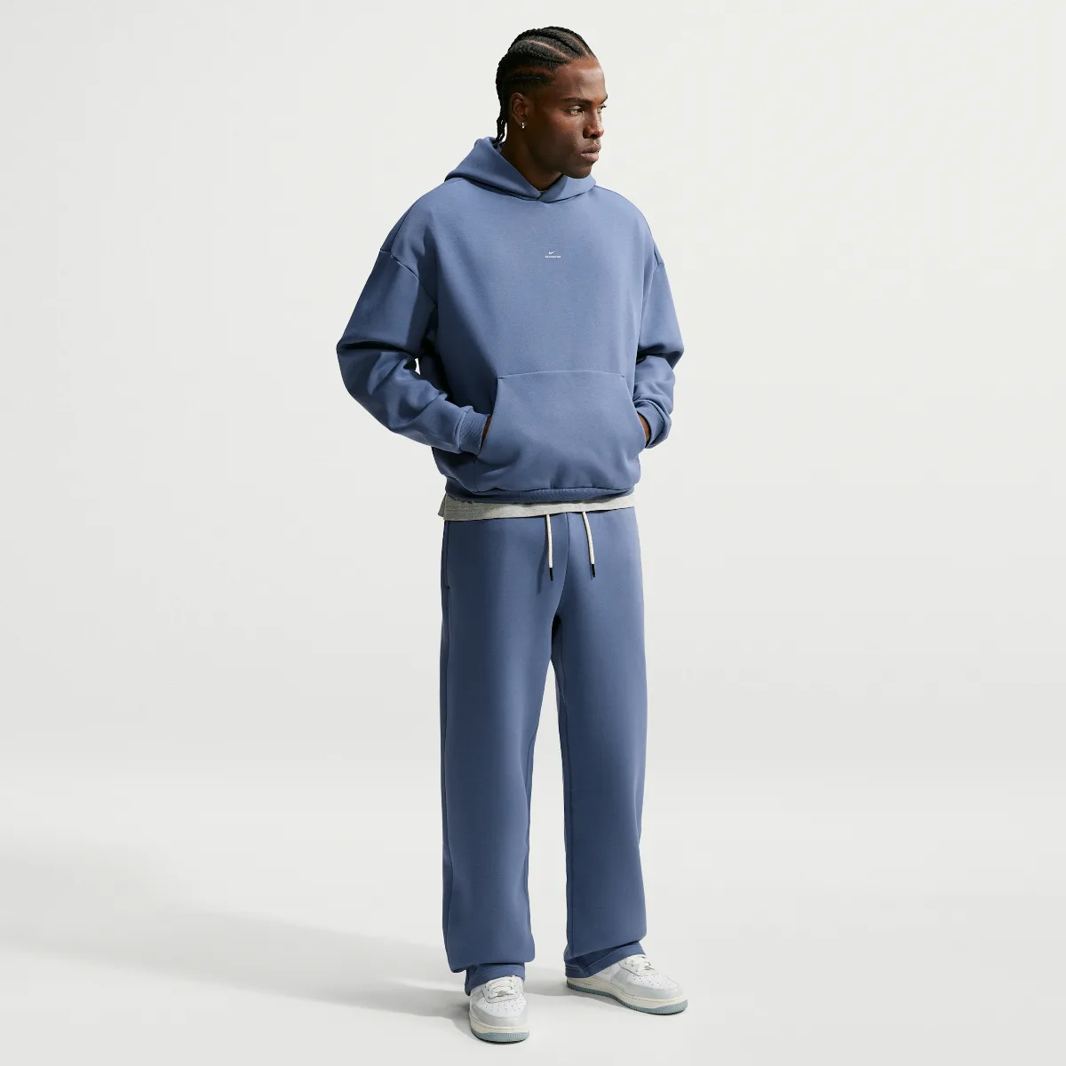Standard Issue Therma-FIT Brushed Open-Hem Basketball Pants by Nike