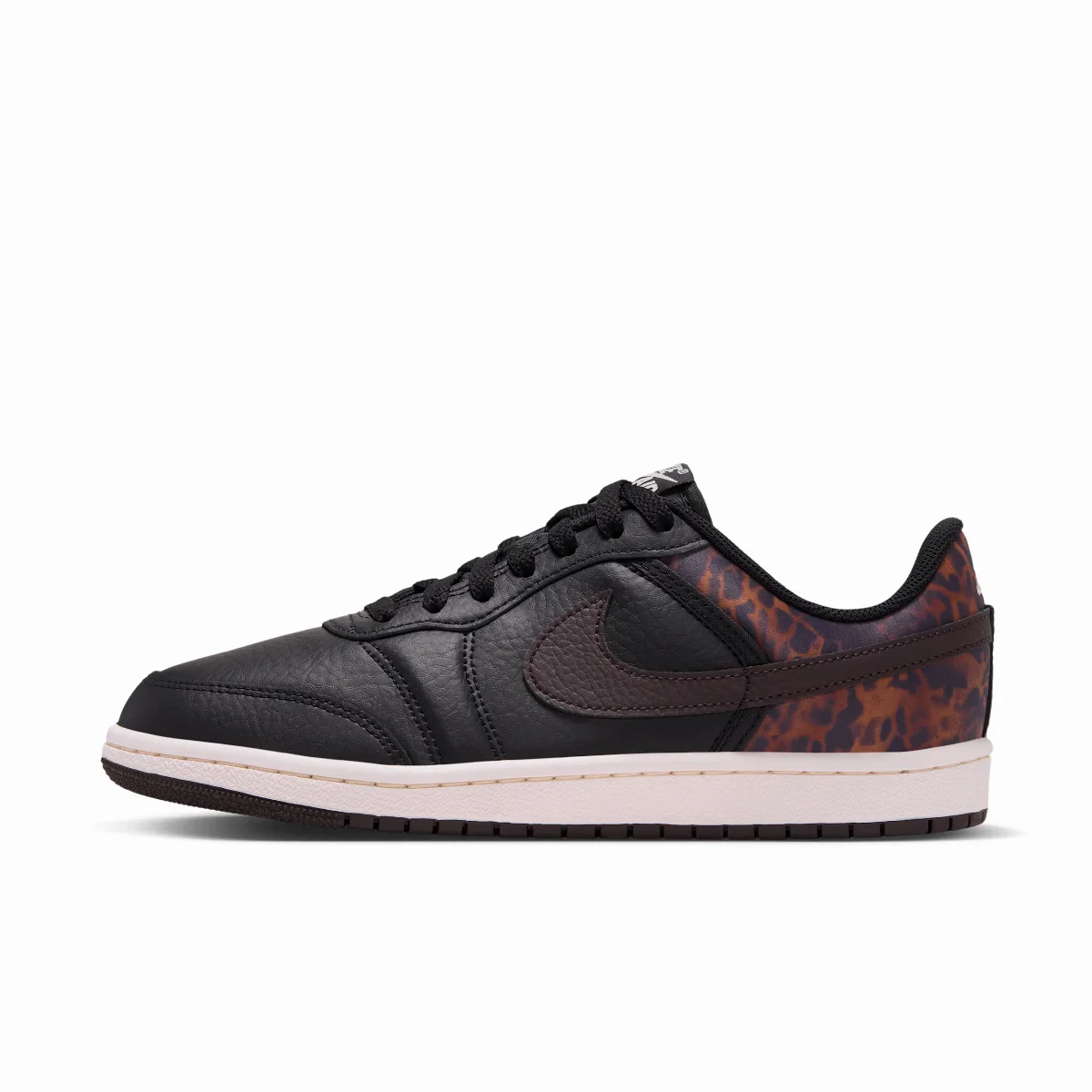 Air Jordan Skyline Low Shoes by Jordan
