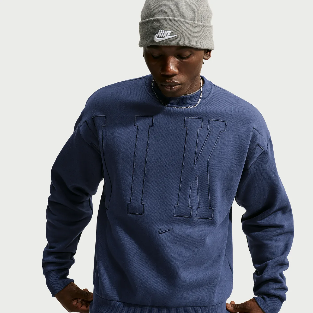 Solo Fleece Loose Crew-Neck Sweatshirt by Nike