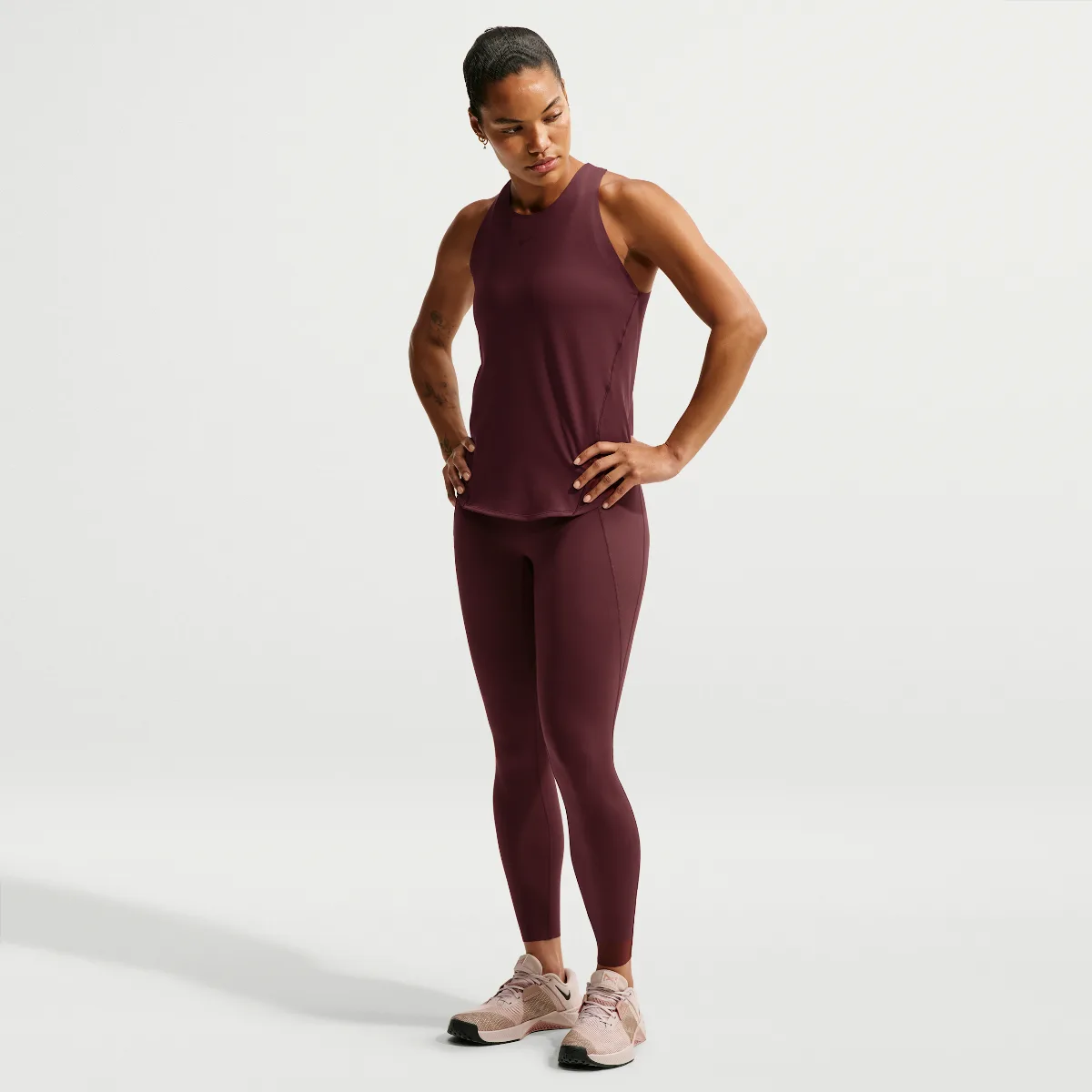Universa High-Waisted 7/8 Leggings with No Front Seam