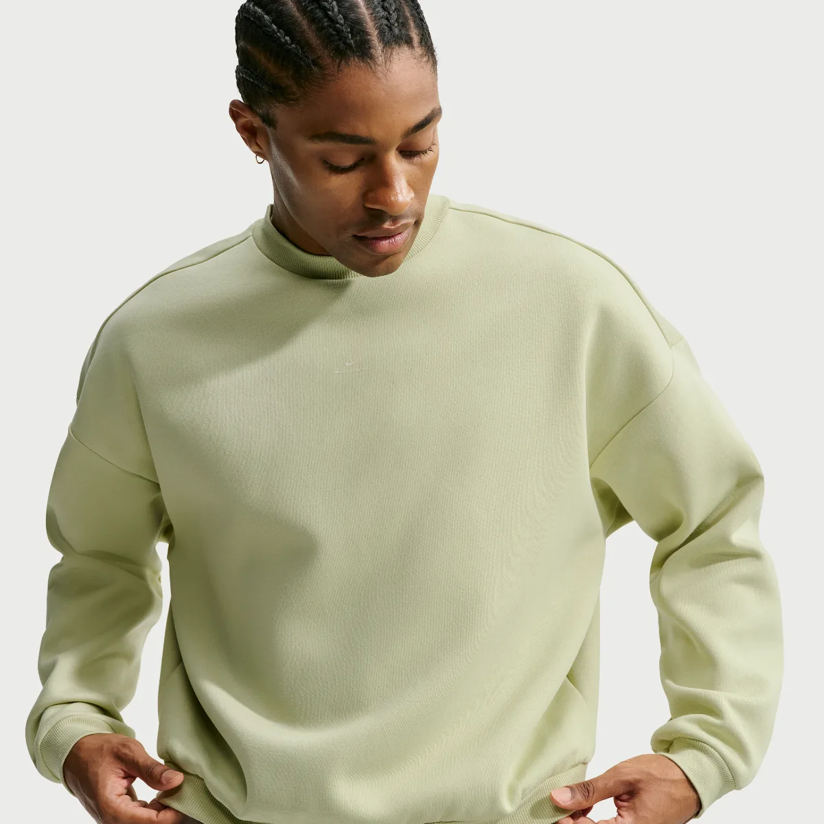 Standard Issue Therma-FIT Basketball Crew by Nike