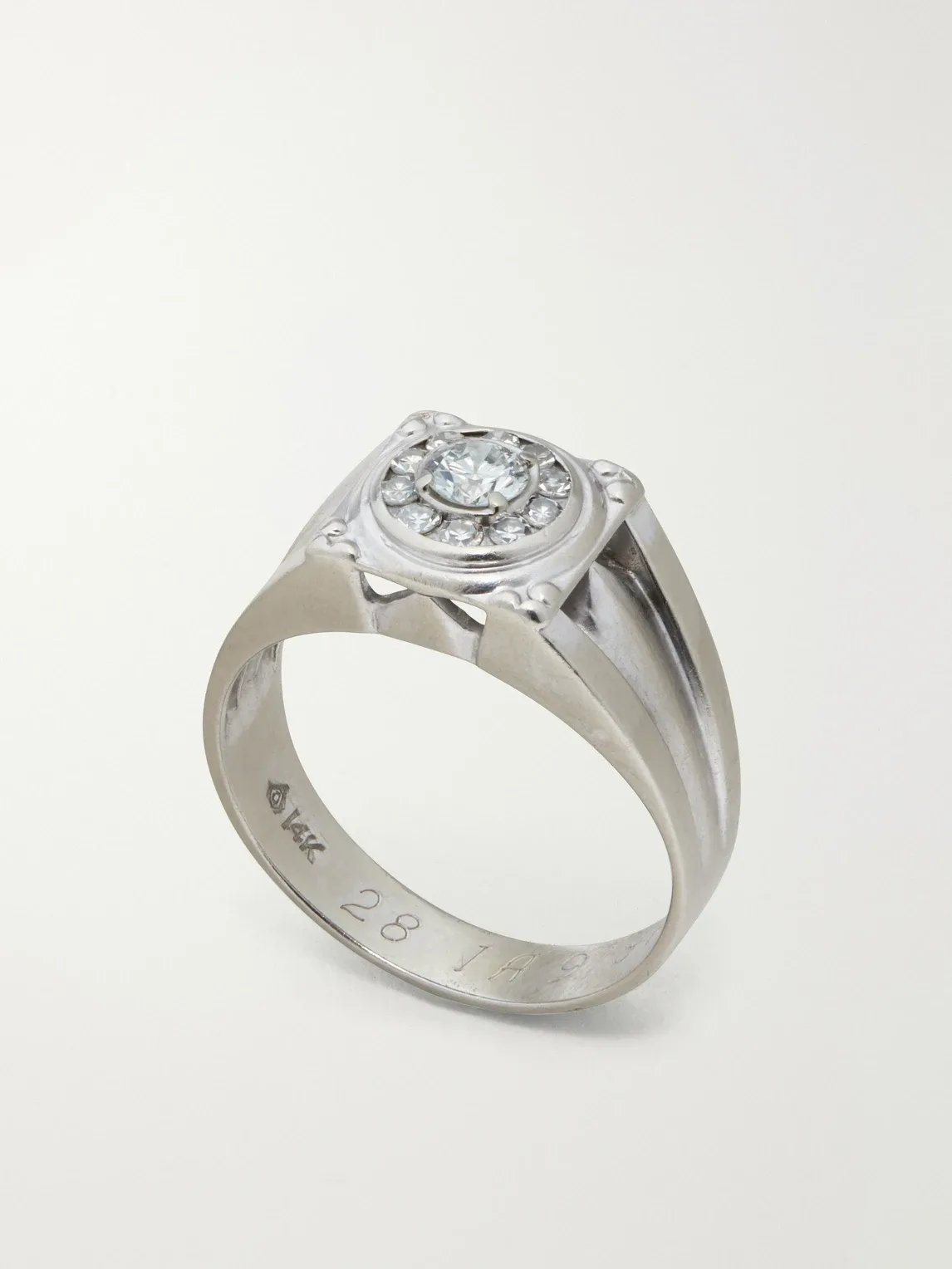 Vintage 1980s 14-Karat White Gold Diamond Ring by Foundwell