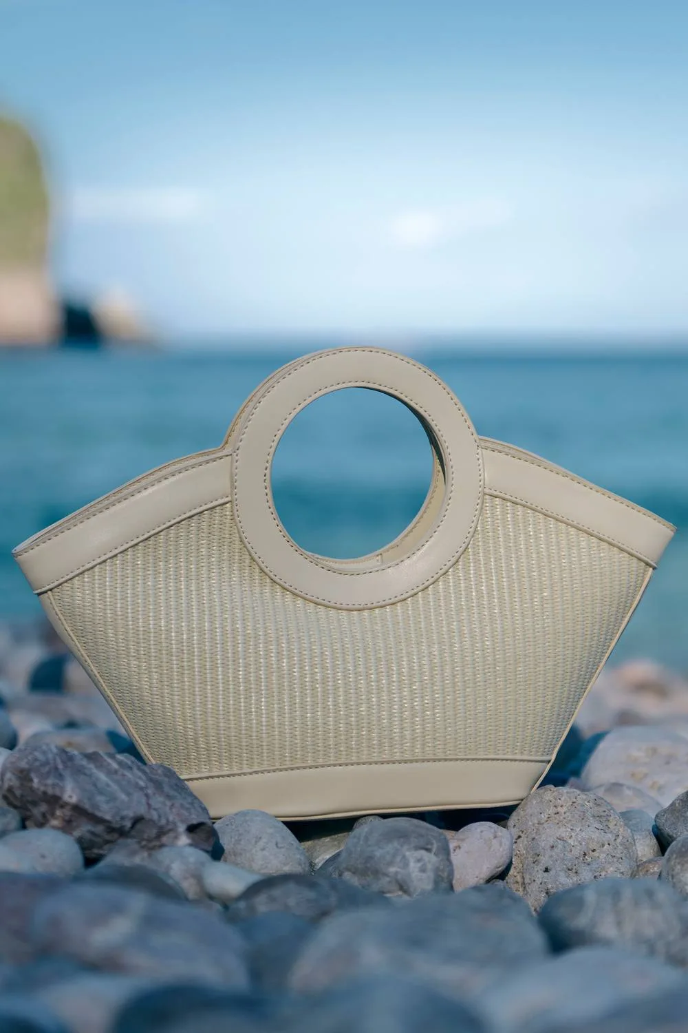 Contrast Raffia Grab Bag by boohoo