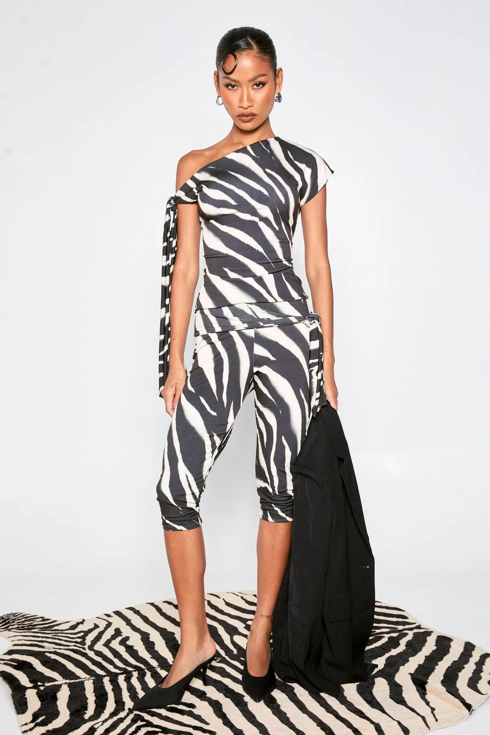 Zebra Print Tie Waist Capri by boohoo