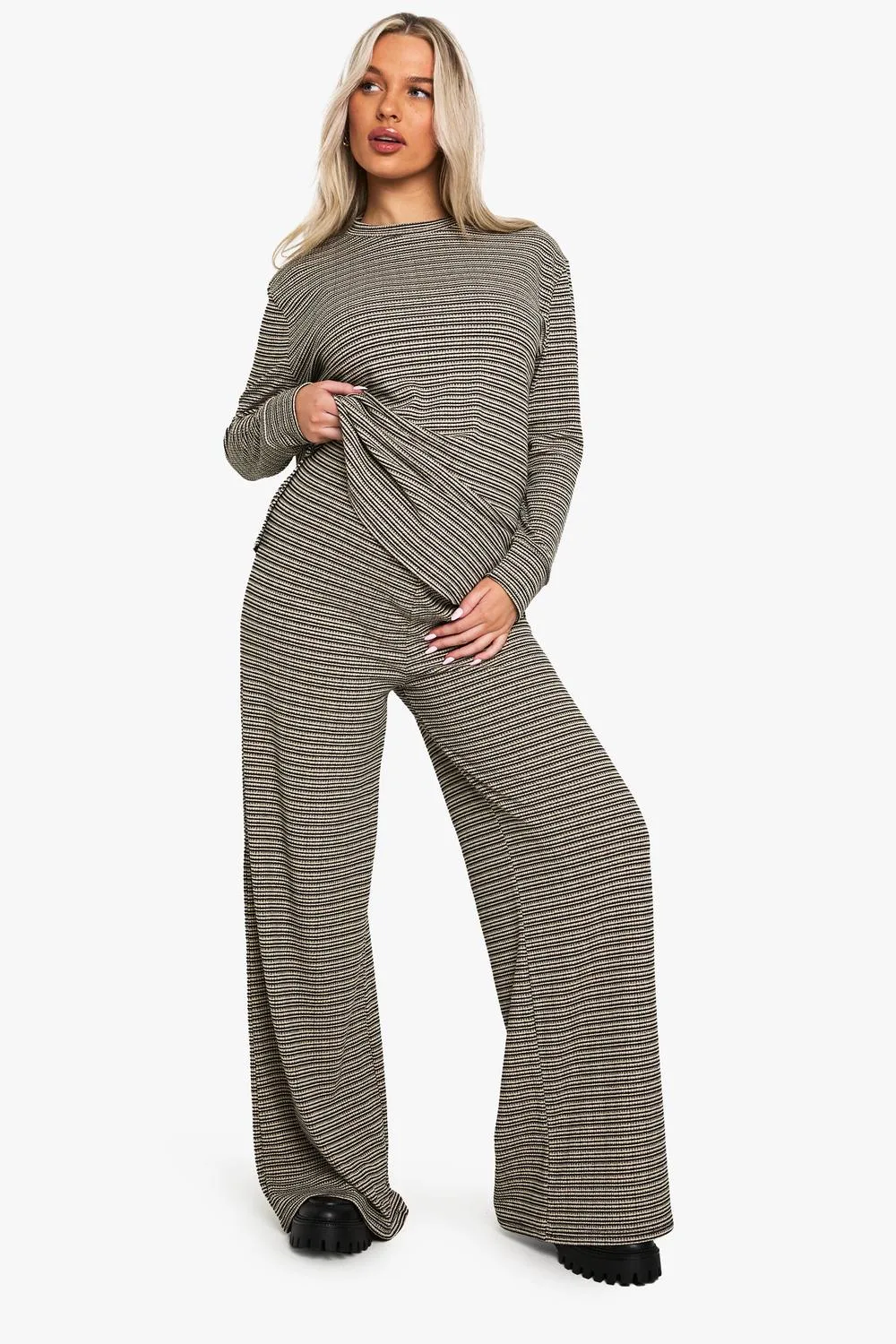 Maternity Rib Tie Waist Stripe Trousers by boohoo