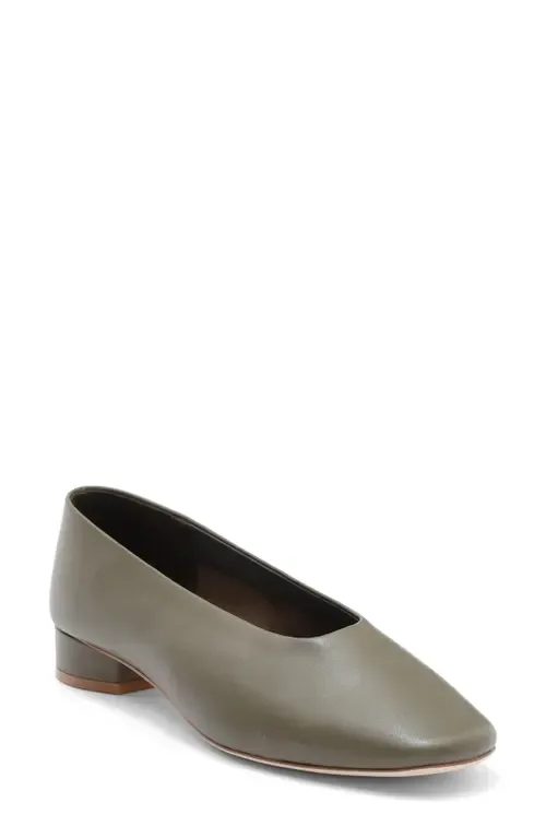 Trustee Pump by Jeffrey Campbell