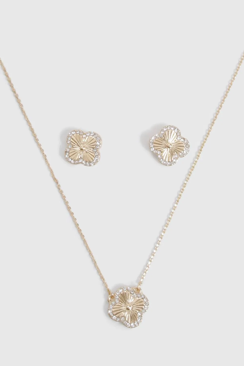 Embellished Flower Pendant Jewellery Set by boohoo