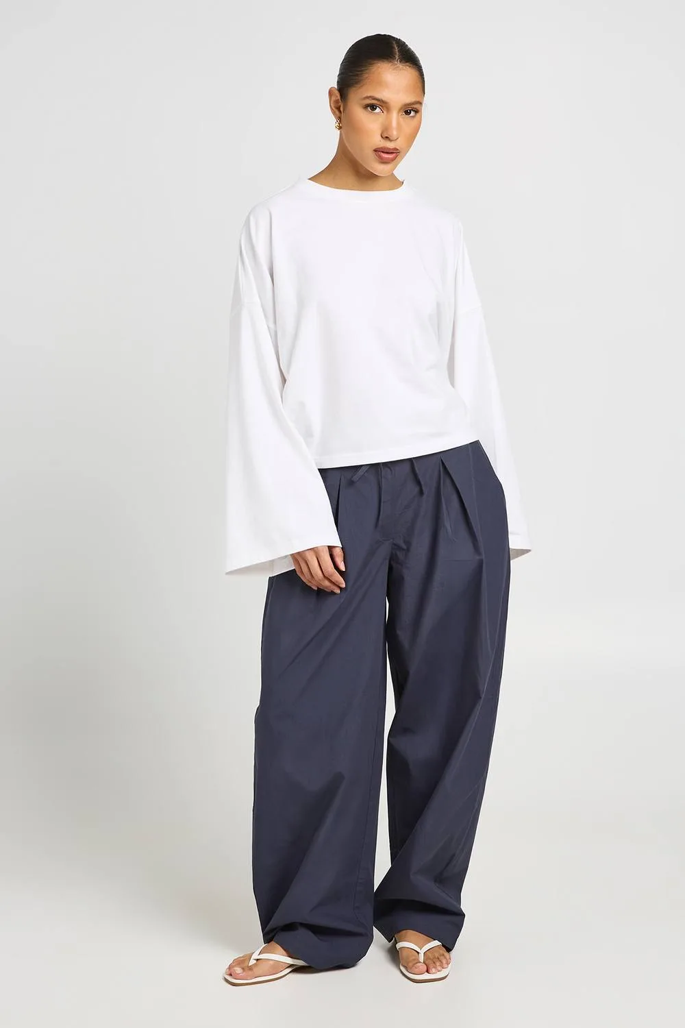 Cotton Poplin Barrel Leg Trousers by boohoo
