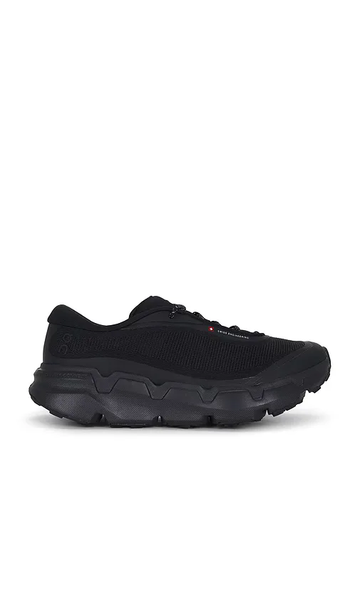 Cloudsoma Hike by On