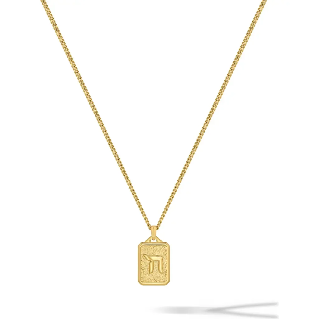 Chai Pendant Necklace by Vincero