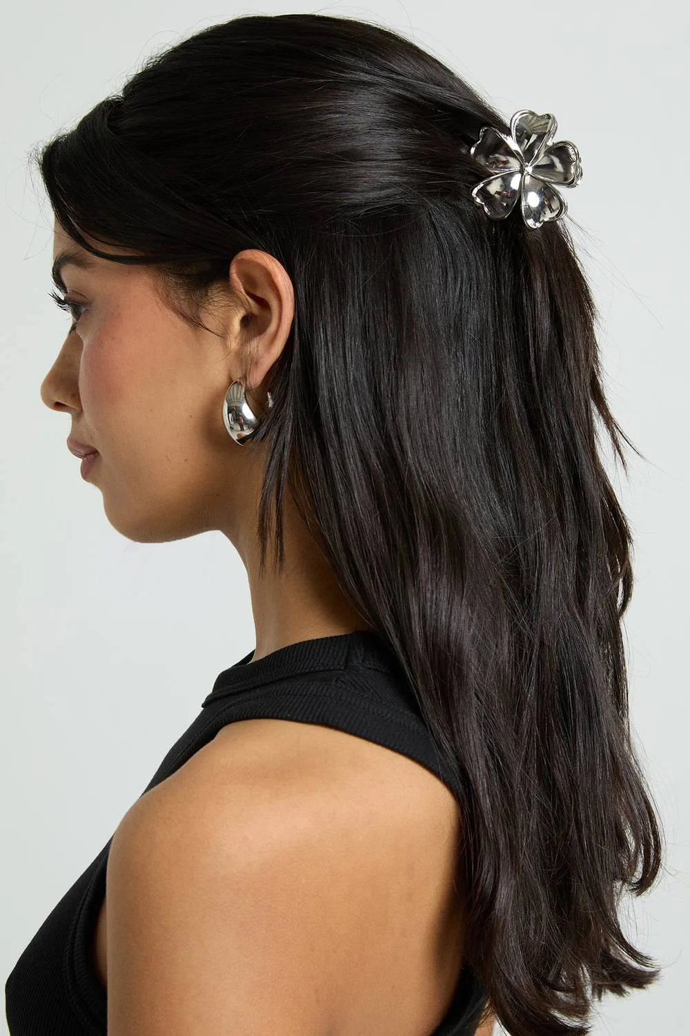 Small Hibiscus Flower Claw Clip by boohoo