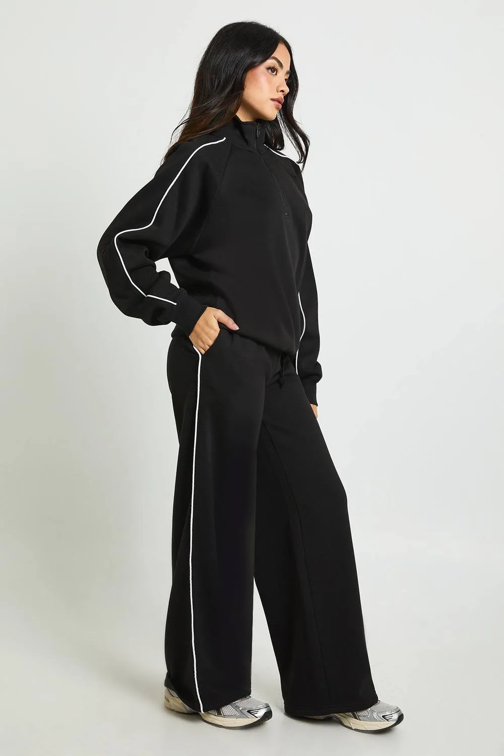 Half Zip Sweatshirt Piping Detail Tracksuit by boohoo