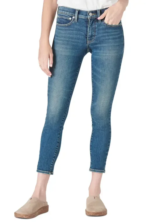 Ava Mid Rise Skinny Jeans in Lyell