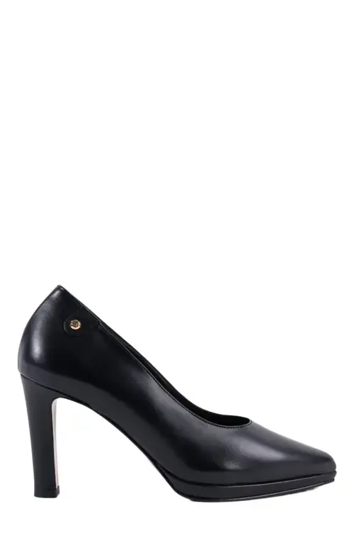 Isa Orthopedic Pointed Toe Pumps in Leather by Stinaa.J