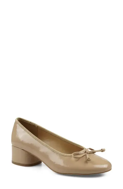 Savage Pump in Natural Faux