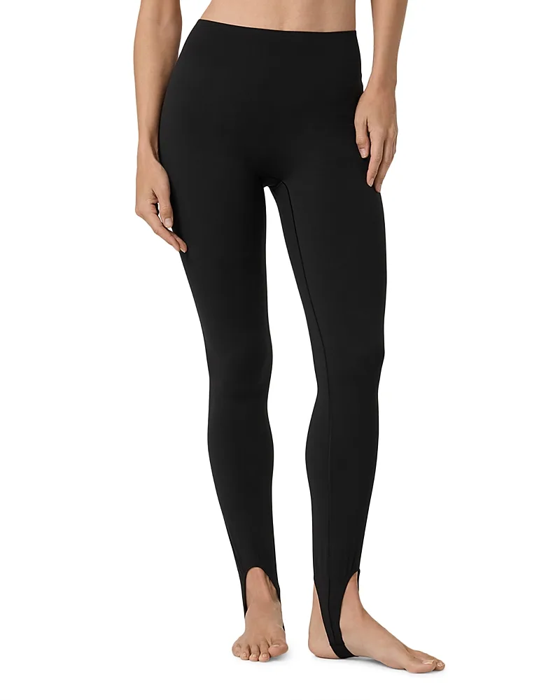Form Refined Stirrup Leggings by Vuori