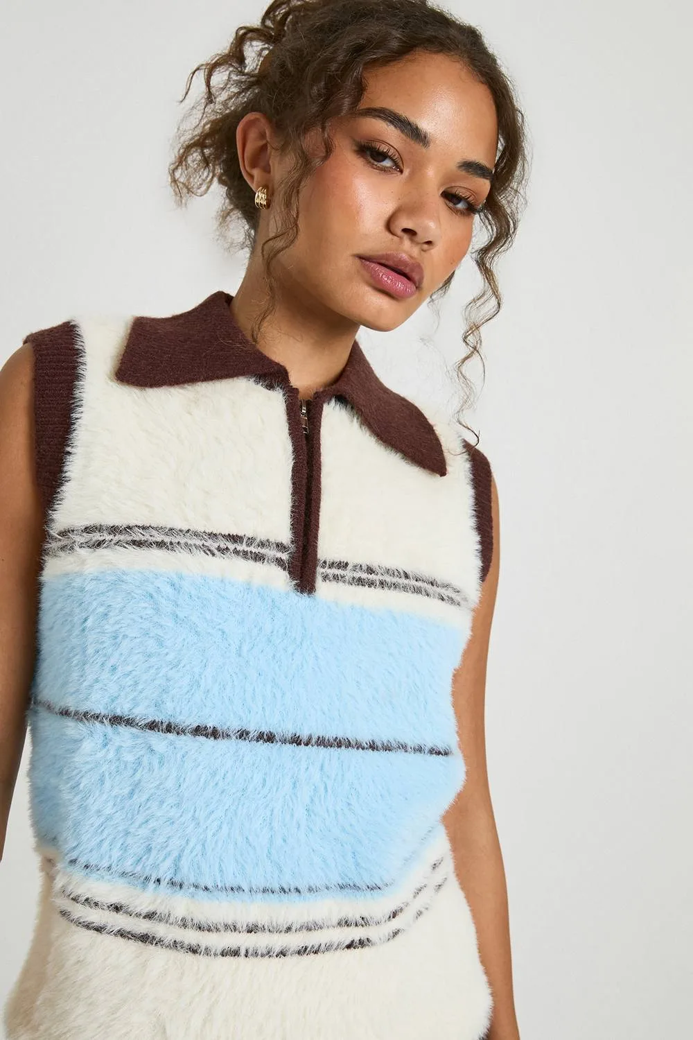 Super Soft Knitted Contrast Stripe Collared Knitted Vest by boohoo
