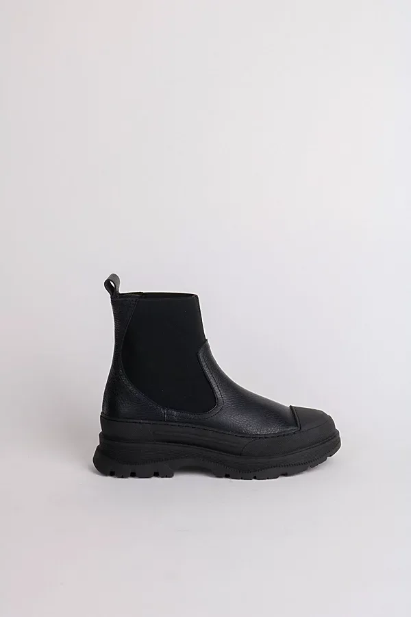 Intentionally Blank Court Lug Sole Platform Boot