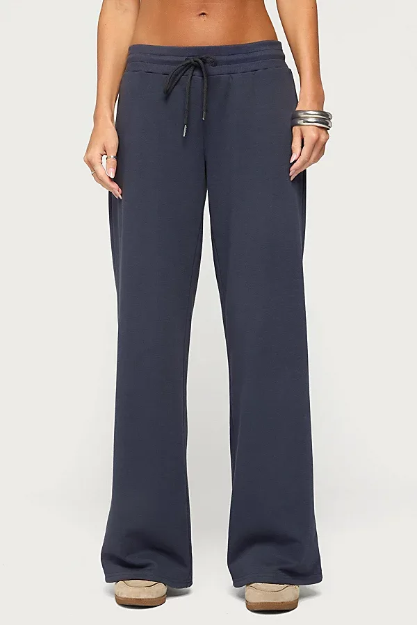 Paeva Low Rise Sweatpants by Edikted