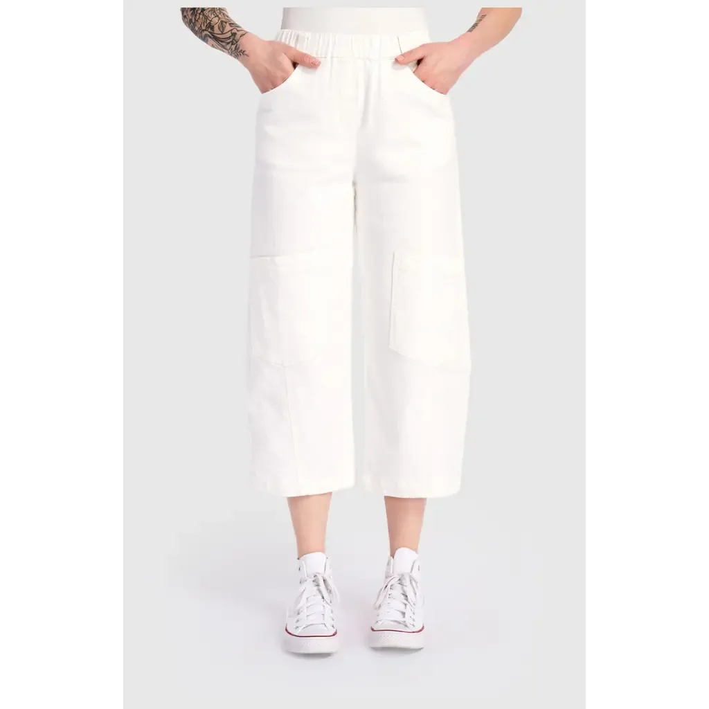 Twill Palma Capri Pants by Alembika