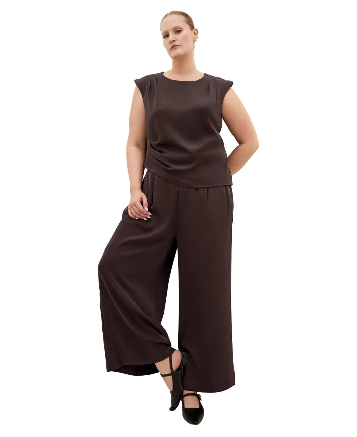 Jett Sleeveless Pleat-Detail Blouse by City Chic