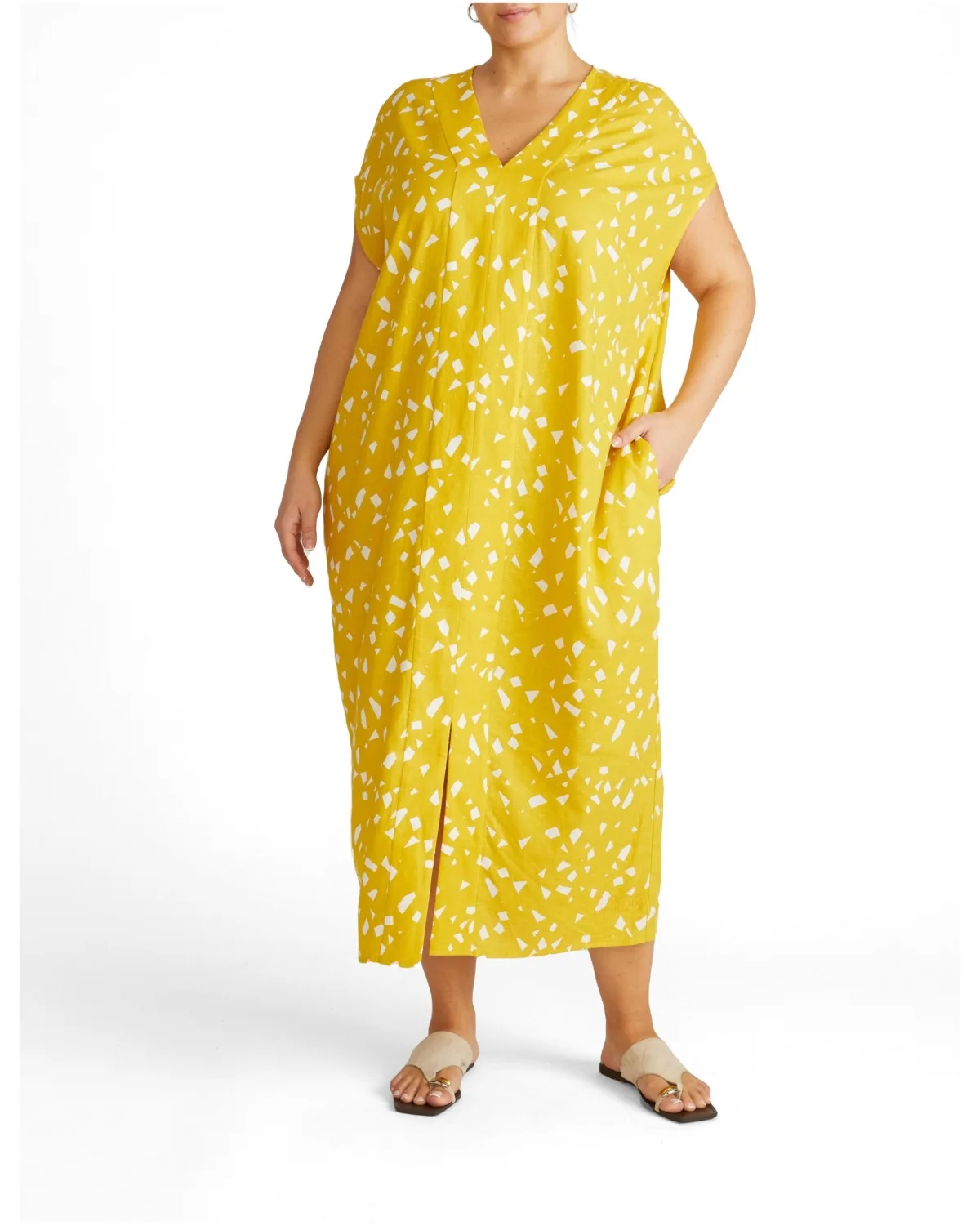 Cabana Linen Kaftan by Universal Standard