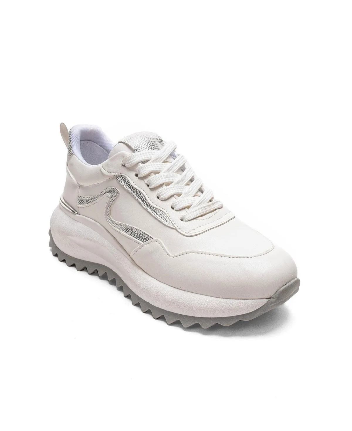 Whisper Casual Sneaker